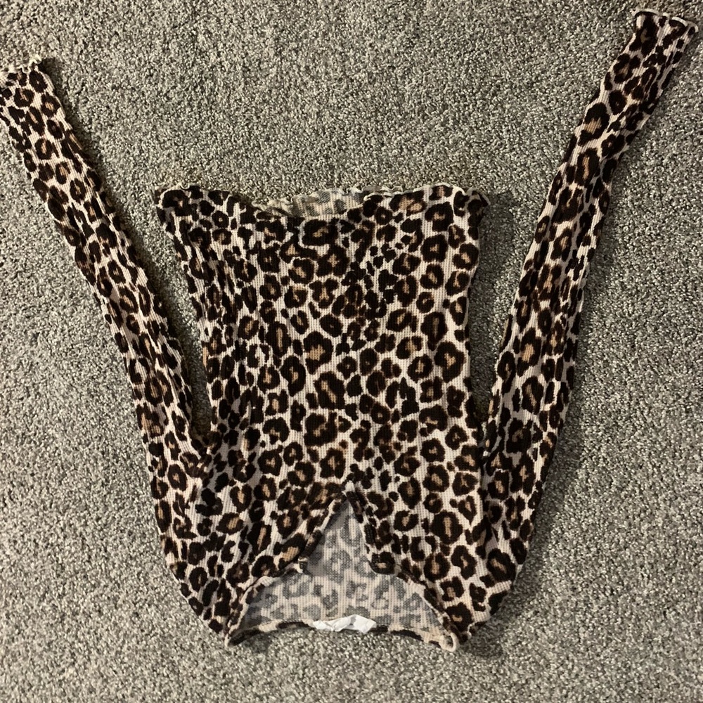 Cheetah ribbed long sleeve top